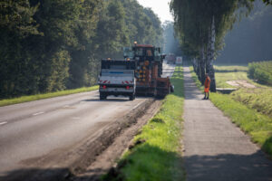 Arbeiten am Seitenstreifen
